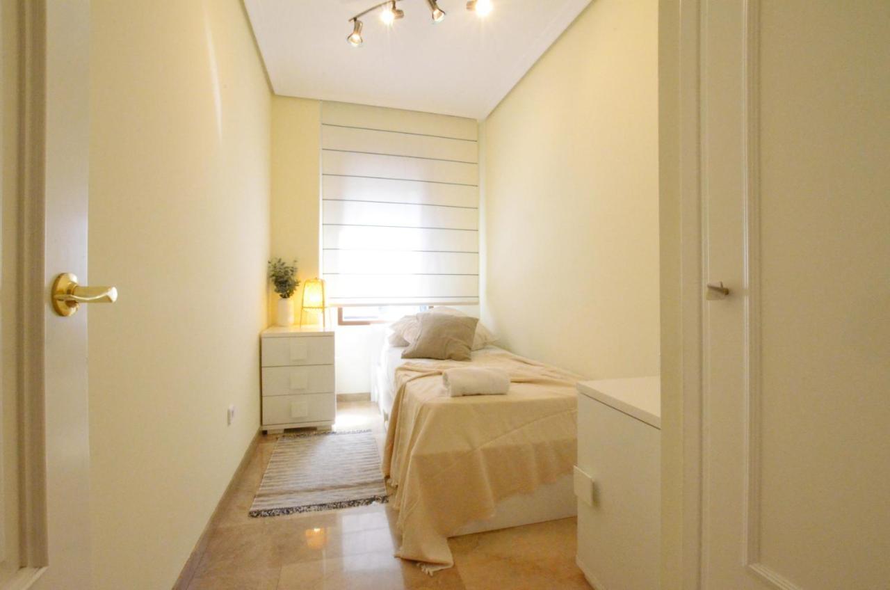 City Center Apartment Валенсія Екстер'єр фото
